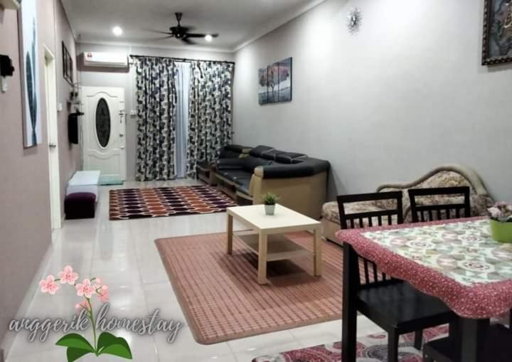 Anggerik Homestay Dungun Kampong Sura Tengah 外观 照片